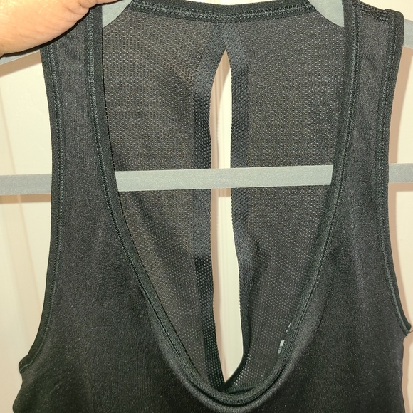 Nike DriFit tank black with black swoosh Sz M - Picture 6 of 7